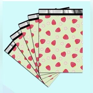 30 10” x 13” Strawberry Blossom Poly Mailers